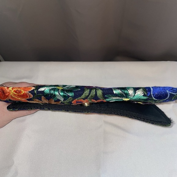 Embroidered Floral Clutch Wallet Pouch Card Holder Colorful Flowers Snap Close - Picture 4 of 9